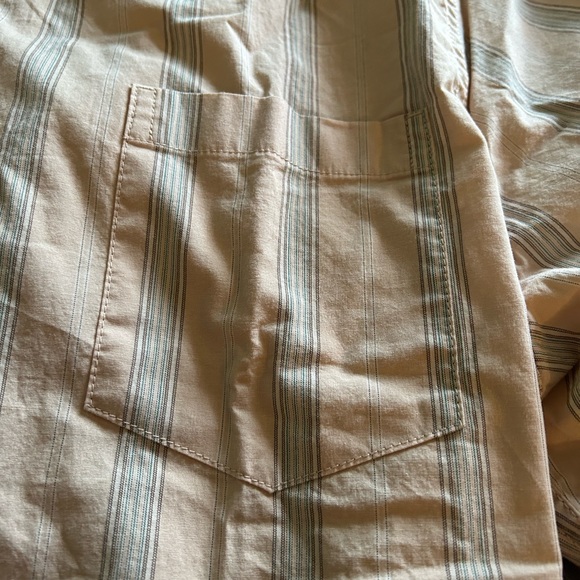 New with Tags Good Threads Men’s XL short sleeve striped dress shirt - Picture 3 of 5
